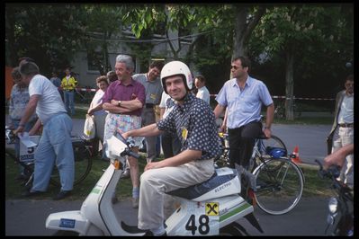 Jürgen M auf dem Roller an der Austro Solar
