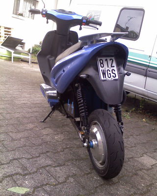 Hauptständer entsorgt
Schwalbe Paceman und progressive Federbeine montiert.
