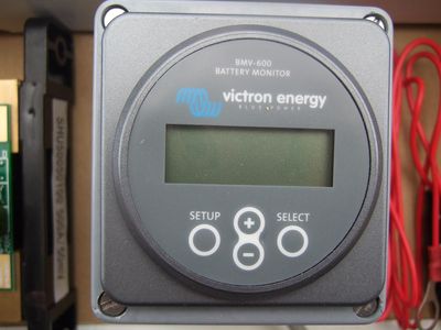 Anzeige von Spannung, Strom und Kapazität
Anzeigegerät
