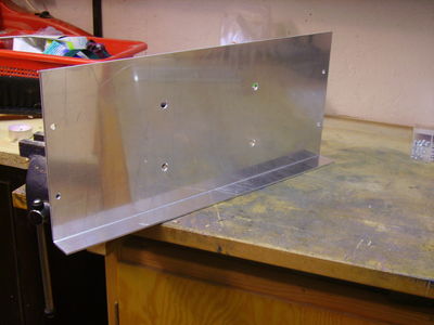 Alublech für STM140
Alublech 3mm, einmal gekantet, mit Bohrungen, noch nicht ausgeklinkt
Keywords: Akku STM140 SAFT