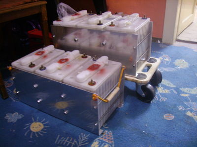 STM140 fertig montiert
Mit Tragegriffen und 2 seitlichen Temperaturschaltern. Gewicht 53kg
Keywords: SAFT STM140 Akku