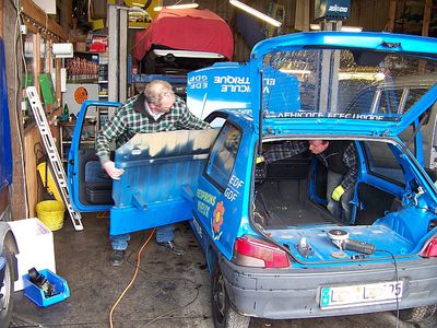 Umbau 2 > 4 Sitzer  7)
und weg ist die Ladefläche
