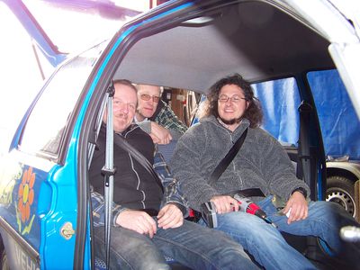 Umbau 2 > 4 Sitzer 11)
und dann die wohlverdiente Pause auf der neuen Rückbank
