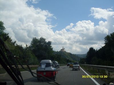 Am Rhein entlang
Fahrimpressionen Richtung Süden.
Keywords: Waldmühle 2010 Impressionen Tour Fahrt