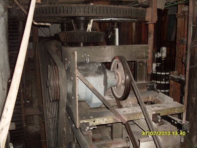 Mühlenpower
vom Getriebe in den Generator
Keywords: Waldmühle 2010