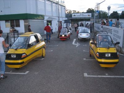 Reifen warm, Motoren an ;-)
