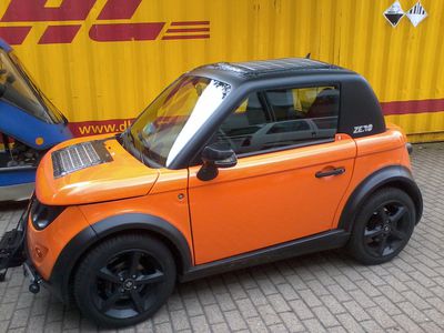 Tazzari mit alternativer Solarzellenbefestigung ;)
