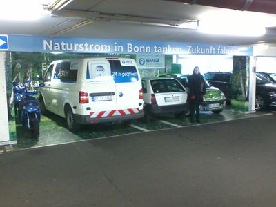 aus zwei mach 3 ;)
Stadtwerke Bonn parken Ihre eigene E-Tanke im Parkhaus zu !
