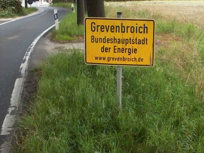 Energie-Stadt Grevenbroich
Sieht ja von Vorn betrachtet sehr idyllisch aus...
