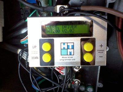 Das E-Max-Programmiergerät
Easy to use - einfach einstecken, Zündung an, Werte anzeigen lassen und verändern... abstecken - fertig
