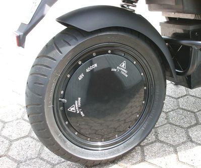 Halreuthers E-Max 90S Nabenmotor
einseitig aufgehängter Nabenmotor mit 4kW bei 48V
