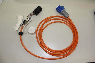 Adapterkabel mit geöffnetem Typ2-Stecker
Keywords: Typ2 Adapterkabel
