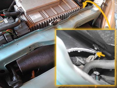 09 Isolation, passend zwischen den beiden Streben
